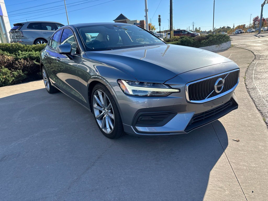 Used 2020 Volvo S60 T6 Momentum Sedan
