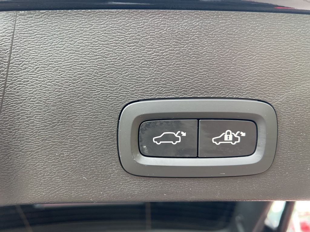 2023 Volvo XC40 Plus - Photo 31