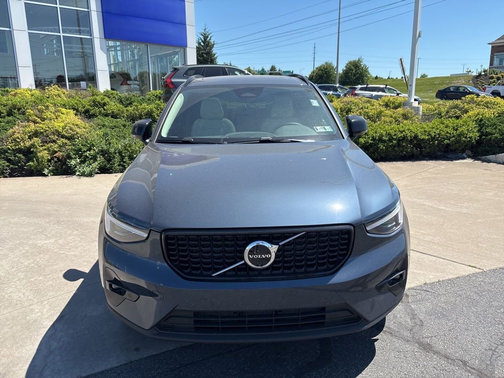 New 2026 Volvo XC40 B5 Ultra SUV