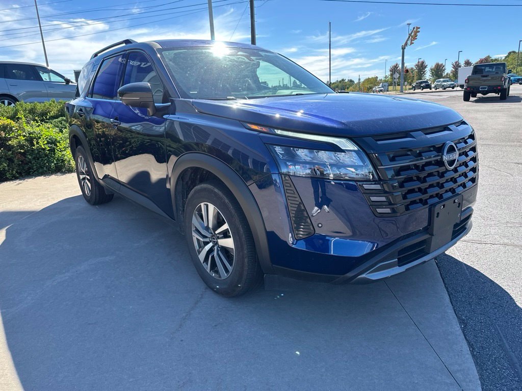Used 2026 Nissan Pathfinder SL SUV
