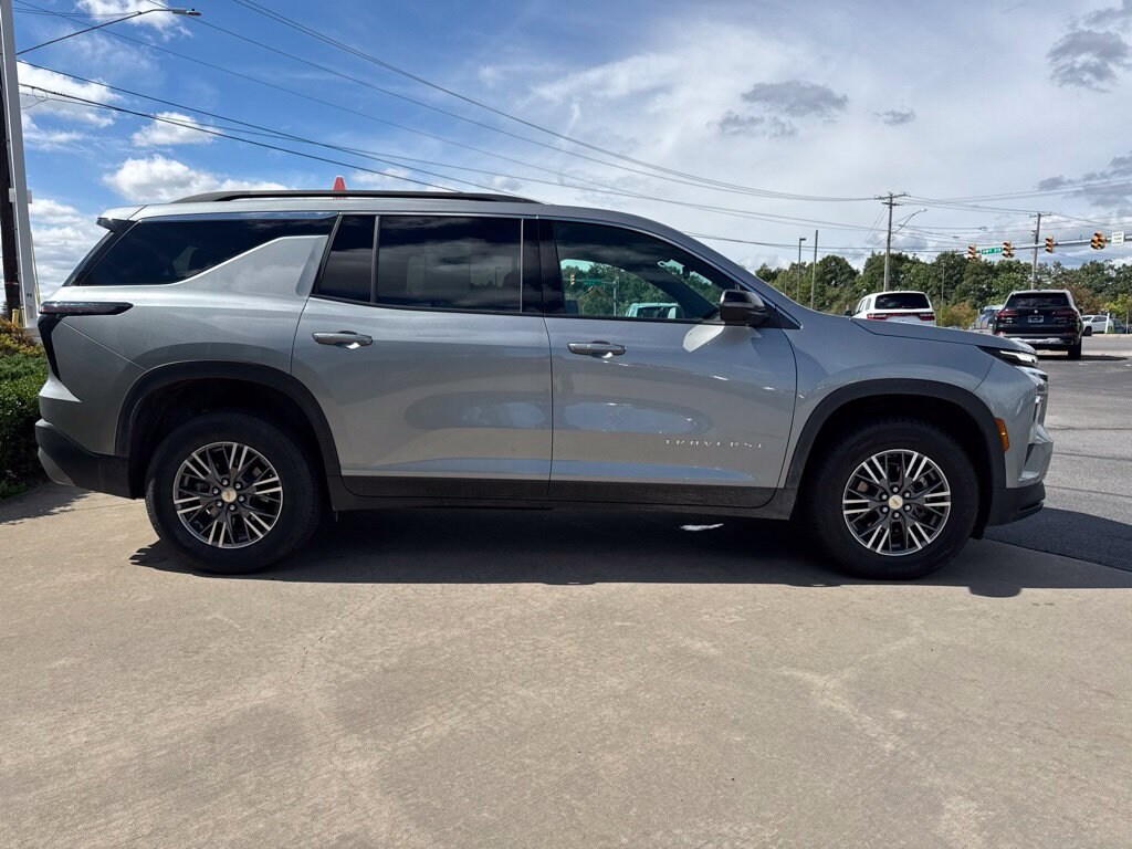 Used 2026 Chevrolet Traverse LT SUV