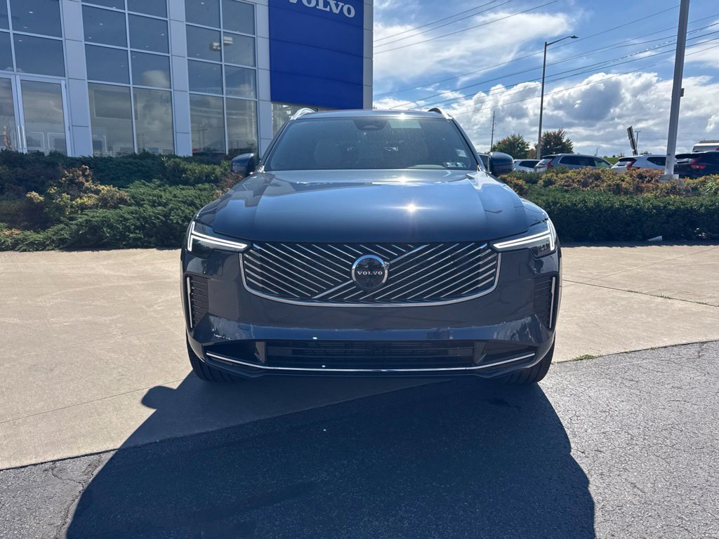 New 2027 Volvo XC90 plug-in hybrid T8 Plus 7-Seater SUV