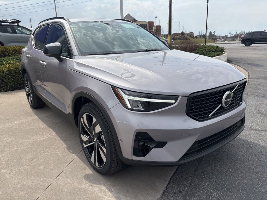 New 2026 Volvo XC40 B5 Plus SUV