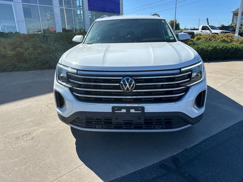 Used 2025 Volkswagen Atlas 2.0T SE w/Technology SUV