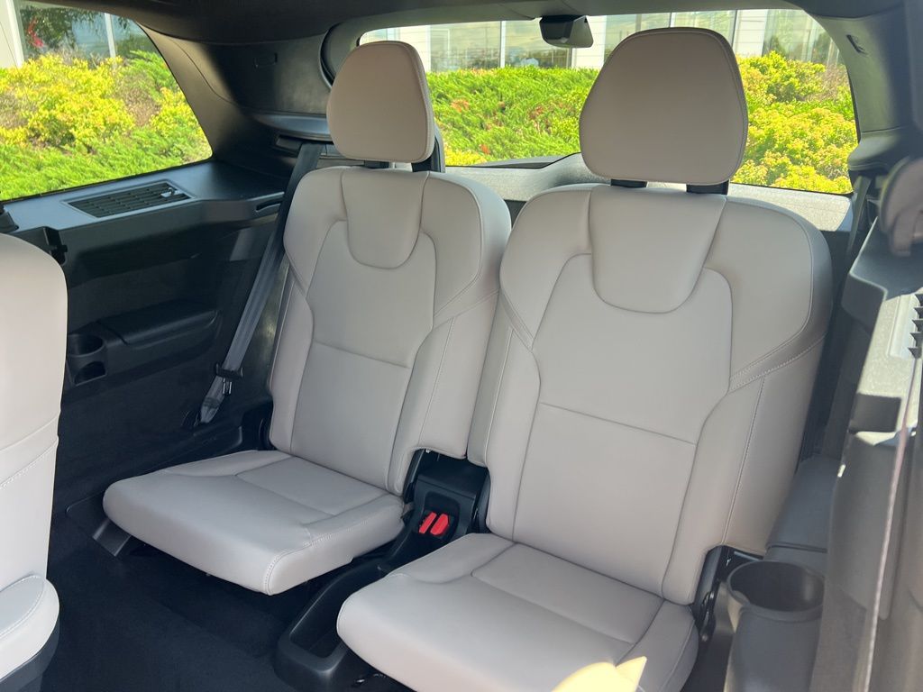 2026 Volvo XC90 Plus - Photo 31