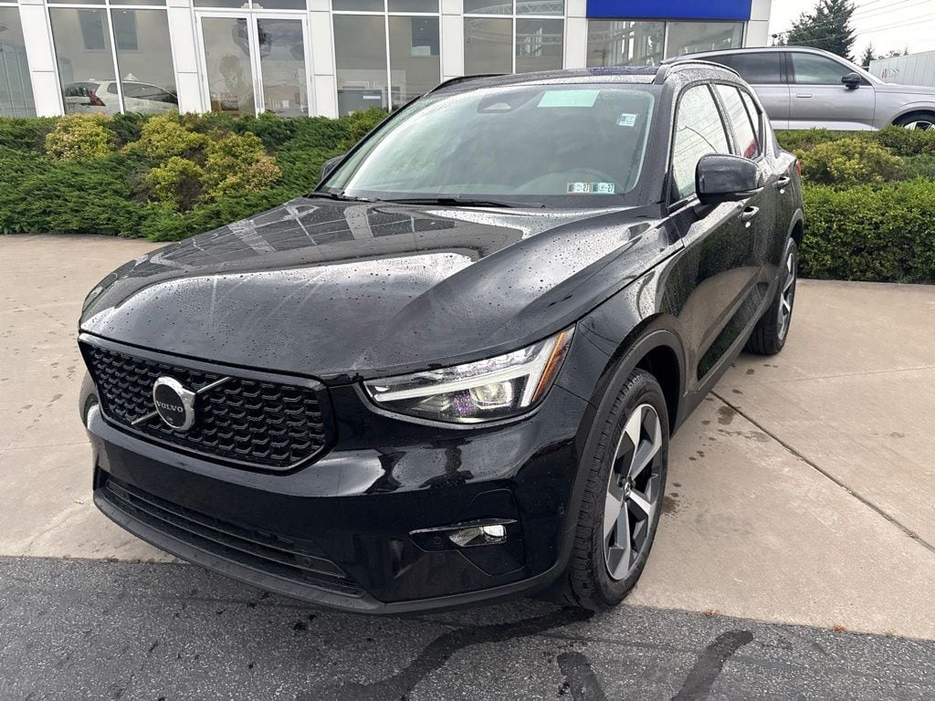 New 2026 Volvo XC40 B5 Plus SUV