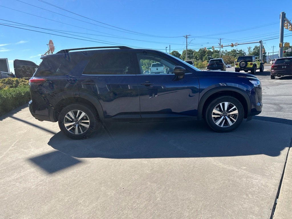 Used 2026 Nissan Pathfinder SL SUV