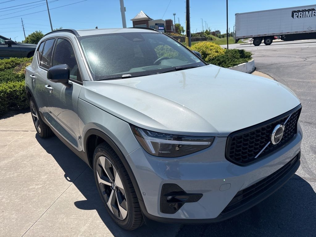 Used 2026 Volvo XC40 B5 Plus SUV