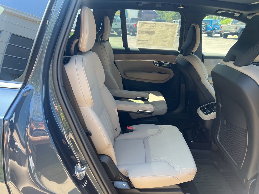2026 Volvo XC90 Plus - Photo 35
