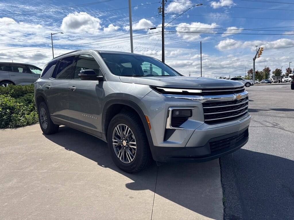 Used 2026 Chevrolet Traverse LT SUV
