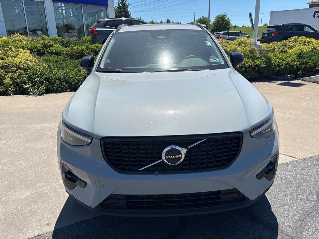 Used 2026 Volvo XC40 B5 Plus SUV
