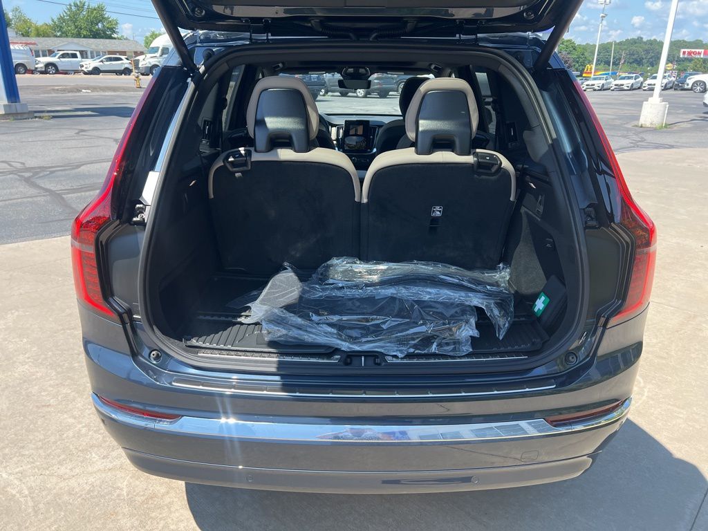 2026 Volvo XC90 Plus - Photo 32