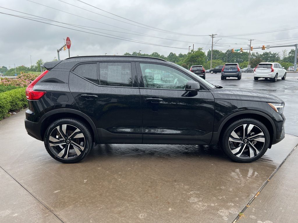 2023 Volvo XC40 Plus - Photo 6