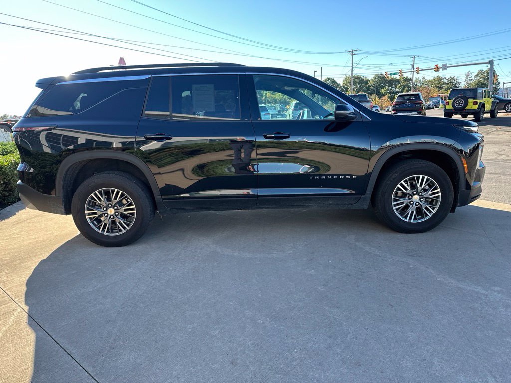 Used 2026 Chevrolet Traverse LT SUV