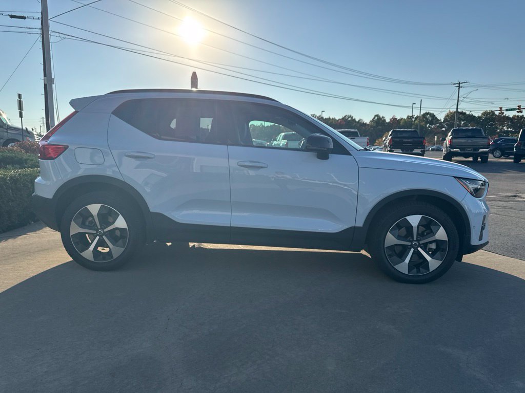 Used 2026 Volvo XC40 B5 Plus SUV