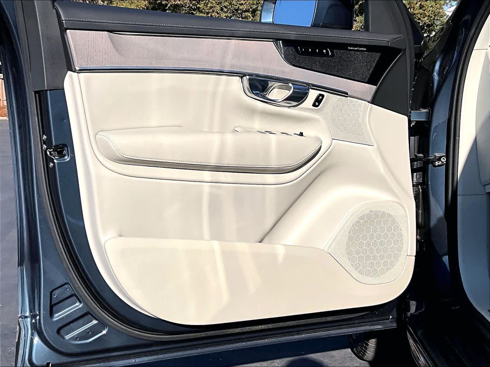 2026 Volvo XC90 Ultra - Photo 26