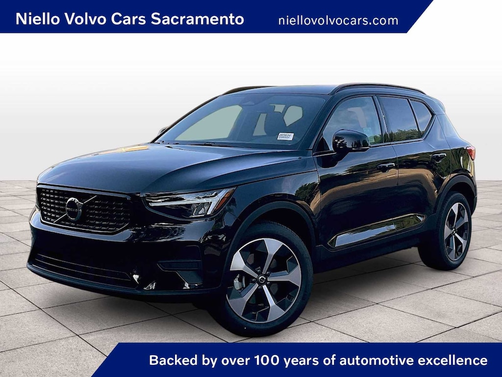 New 2026 Volvo XC40 B5 Core SUV