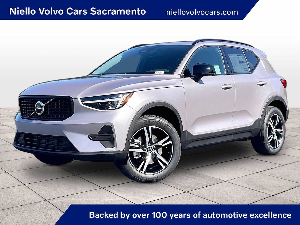 New 2026 Volvo XC40 B5 Core SUV