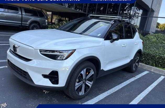  Volvo XC40 Recharge Pure Electric