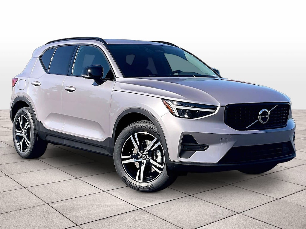 New 2026 Volvo XC40 B5 Core SUV
