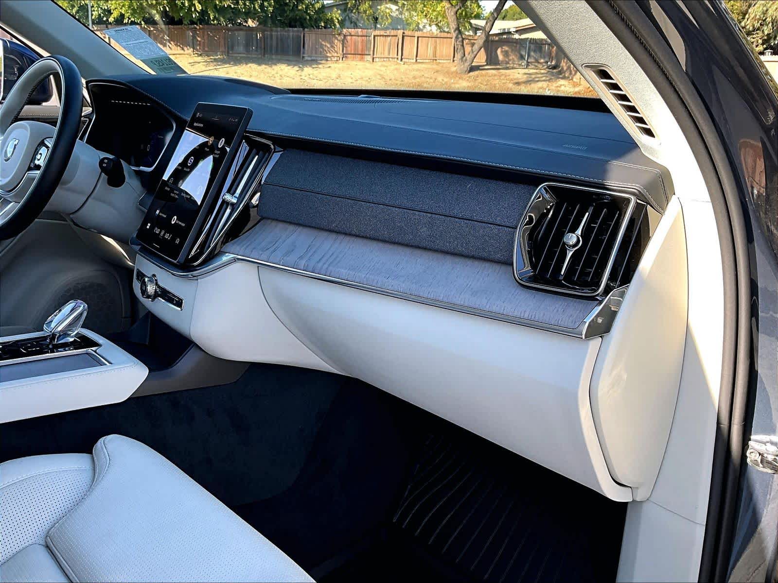 2026 Volvo XC90 Ultra - Photo 19