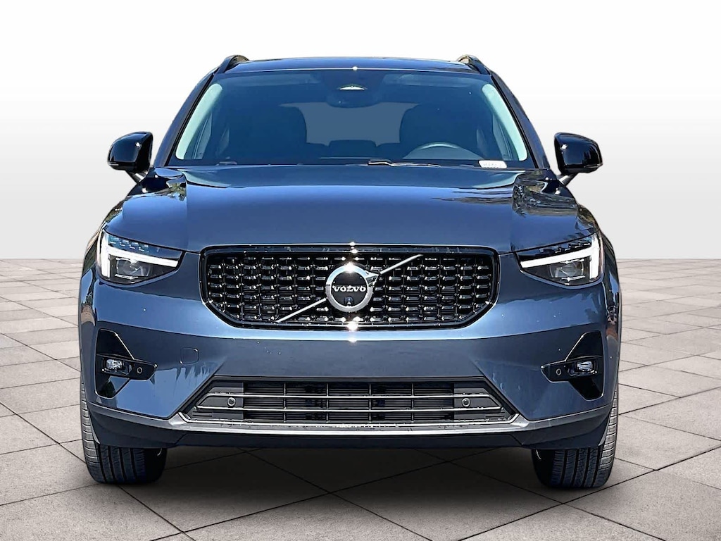 New 2026 Volvo XC40 B5 Ultra SUV