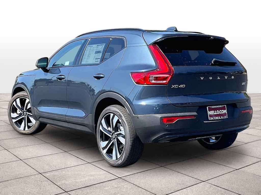 New 2026 Volvo XC40 B5 Ultra SUV