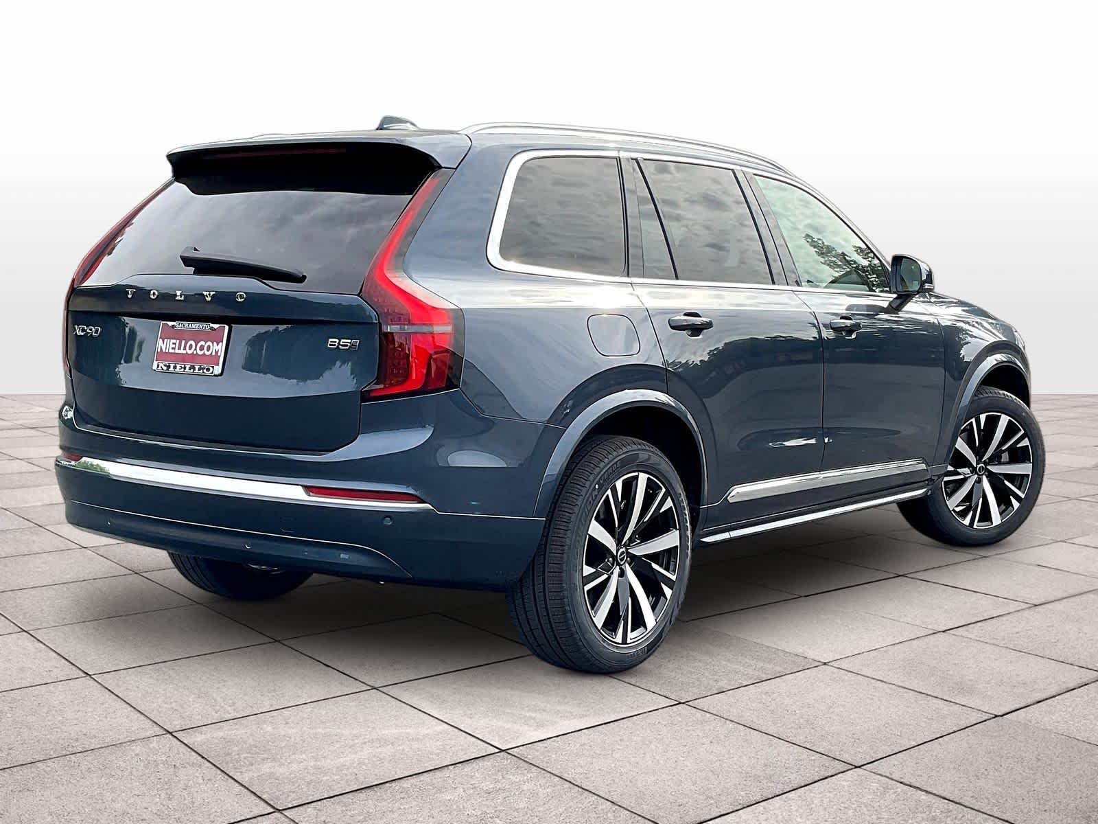 New 2026 Volvo XC90 B5 Core SUV