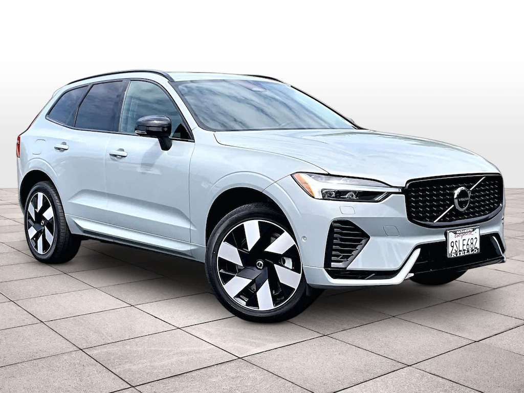 Used 2025 Volvo XC60 Plug-In Hybrid Plus T8 AWD