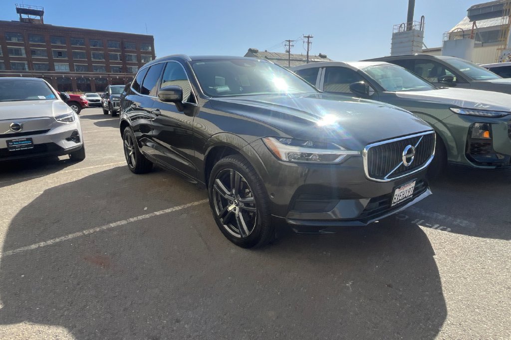 2018 Volvo XC60 Momentum