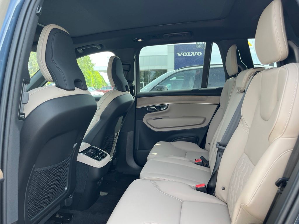 2026 Volvo XC90 Core - Photo 5