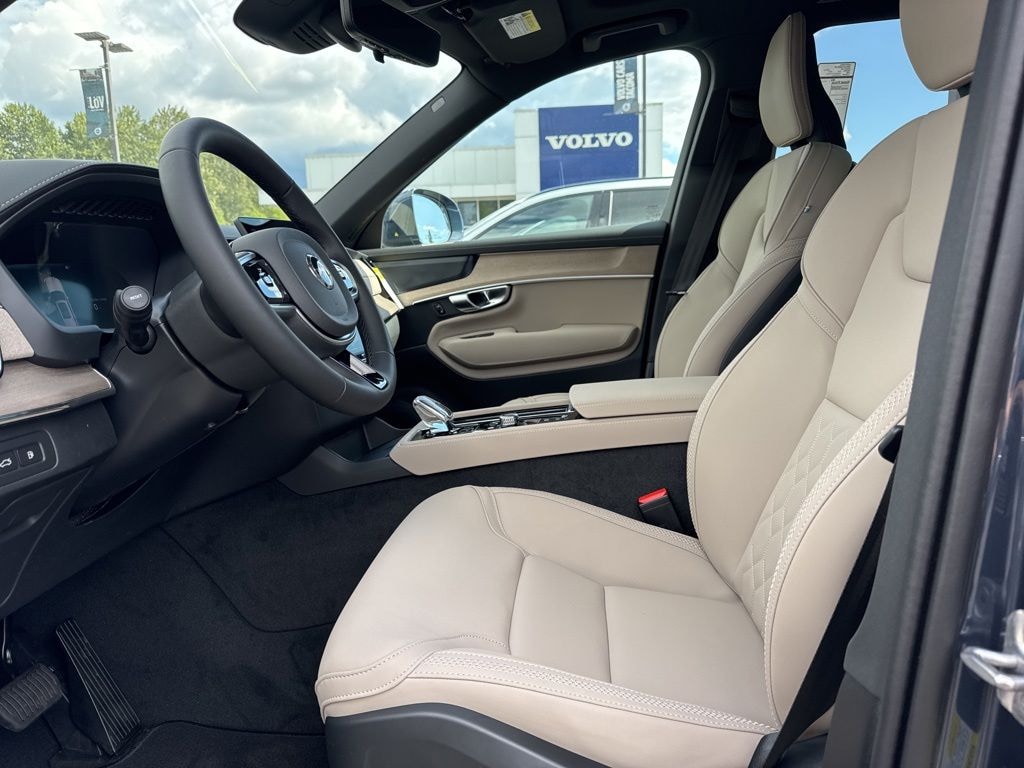 New 2026 Volvo XC90 plug-in hybrid T8 Plus 6-Seater SUV
