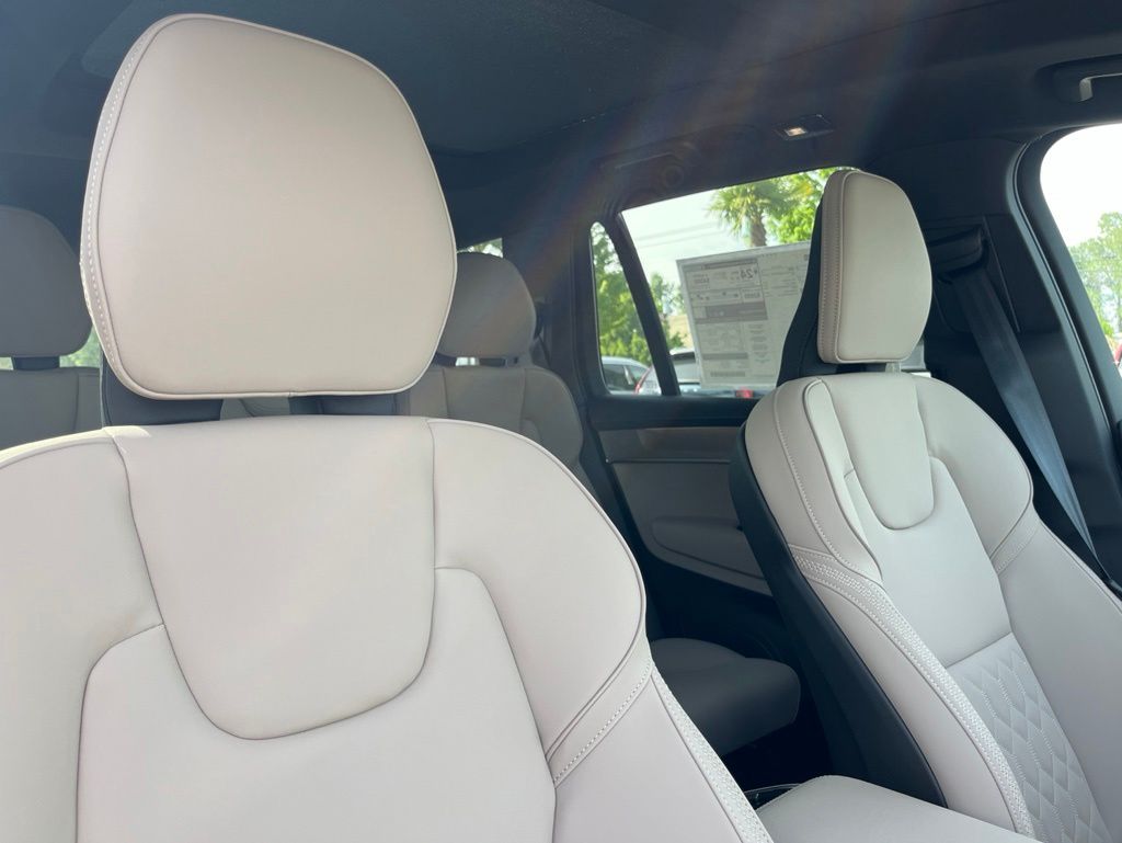 2026 Volvo XC90 Core - Photo 21