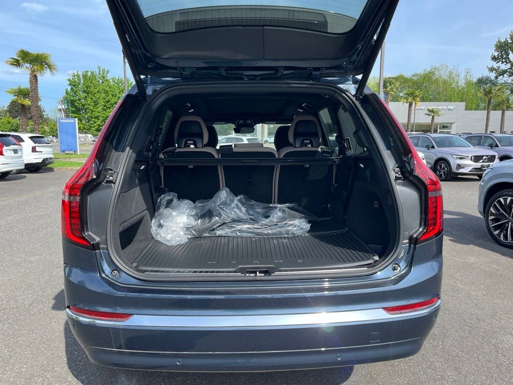 2026 Volvo XC90 Core - Photo 16