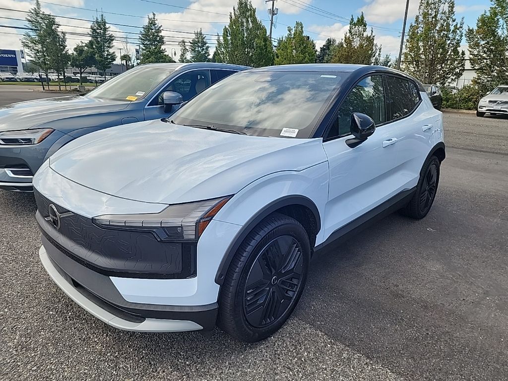 2026 Volvo EX30 Cross Country