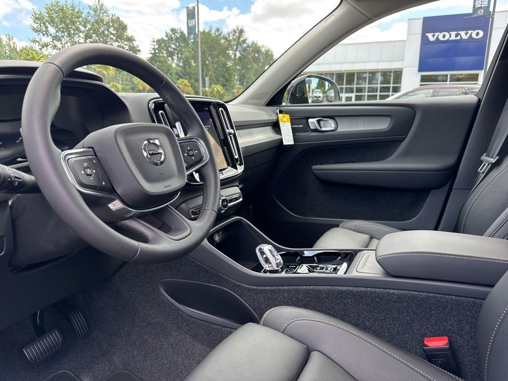 New 2026 Volvo XC40 B5 Plus SUV