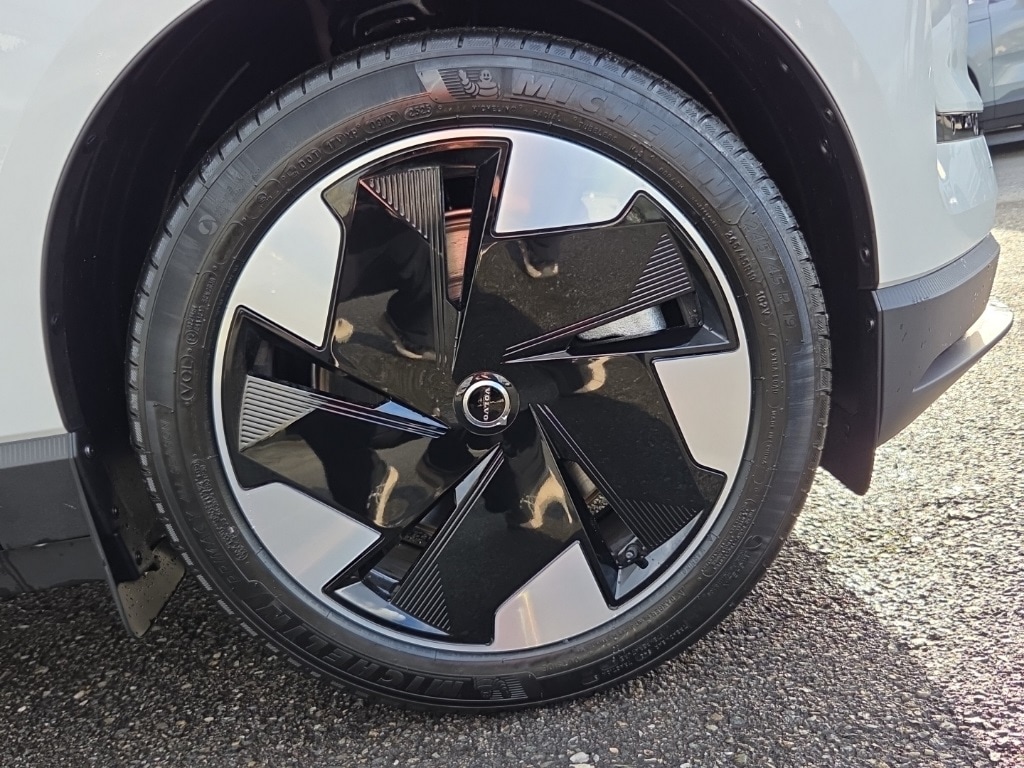 2026 Volvo EX30 Plus - Photo 10