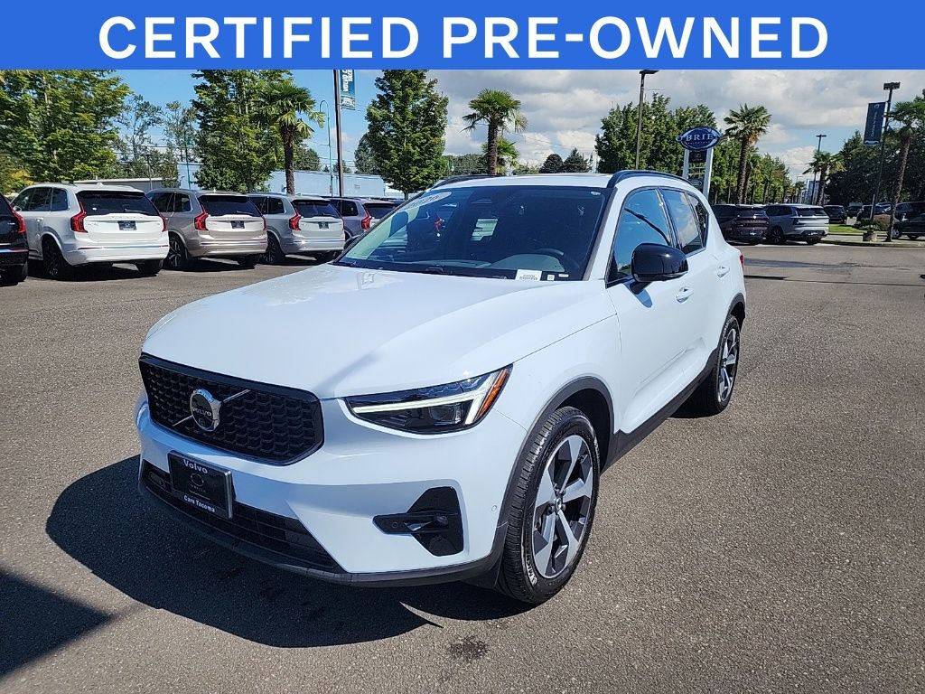 2026 Volvo XC40 B5 Plus SUV