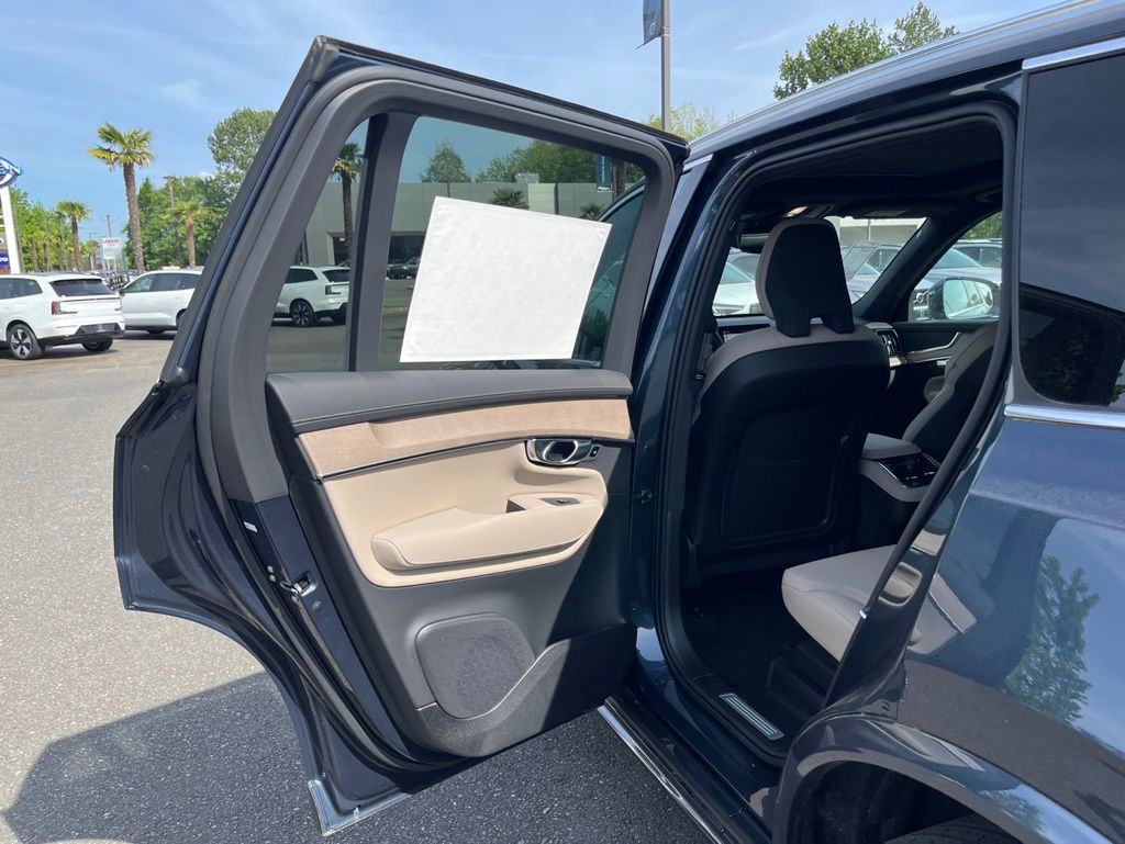 2026 Volvo XC90 Core - Photo 15