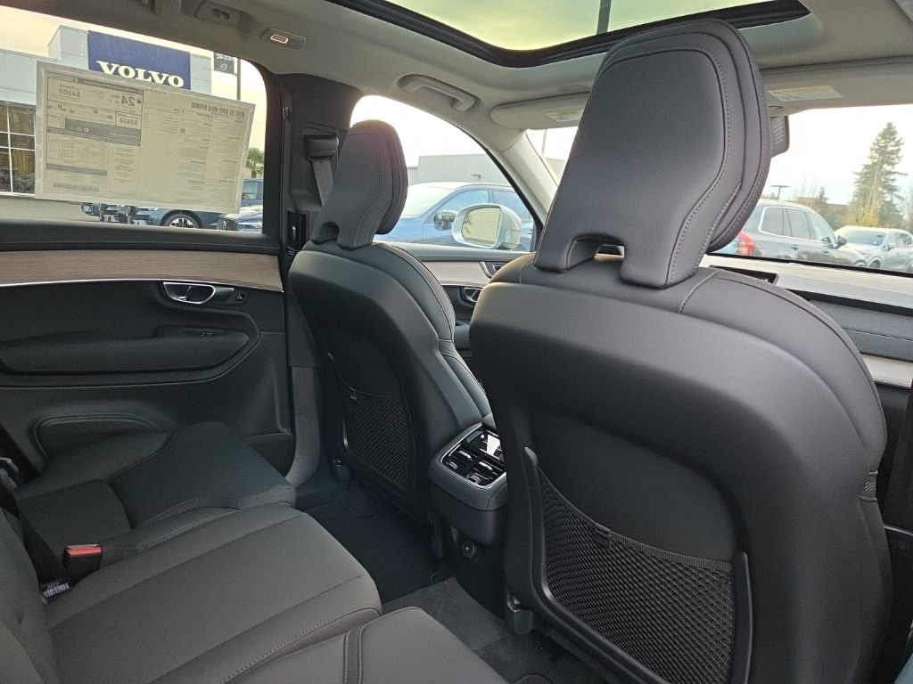 2026 Volvo XC90 Core - Photo 8