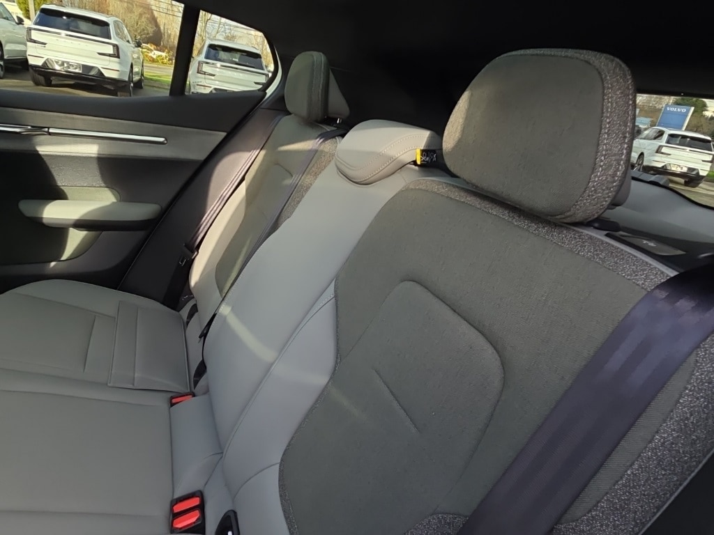 2026 Volvo EX30 Plus - Photo 6