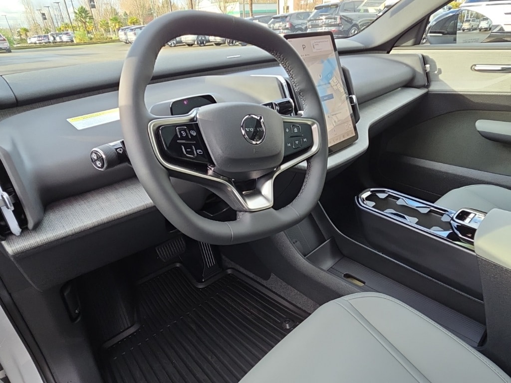 2026 Volvo EX30 Plus - Photo 7