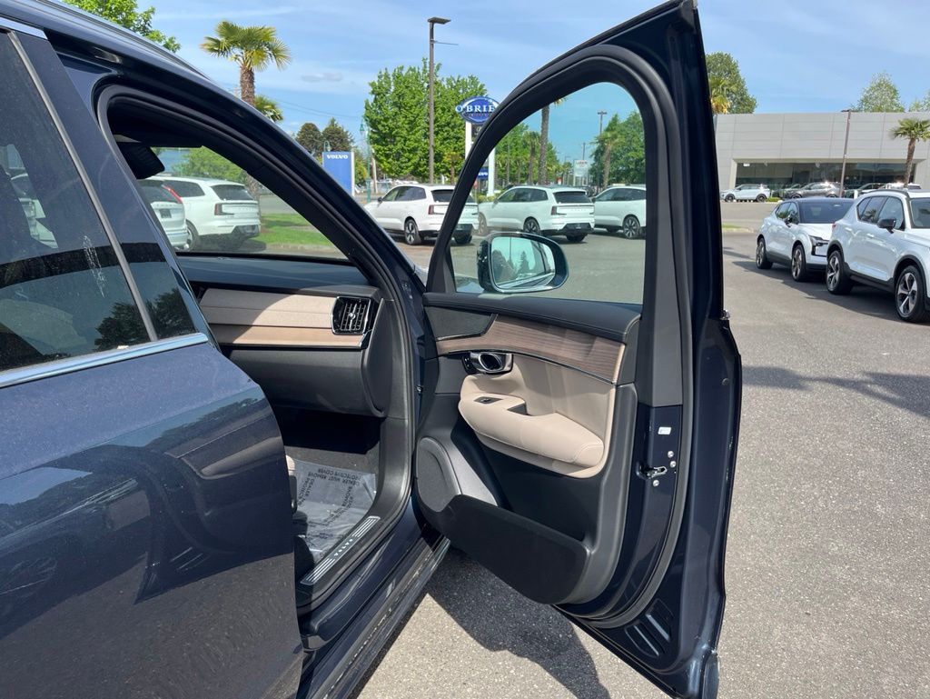 2026 Volvo XC90 Core - Photo 19