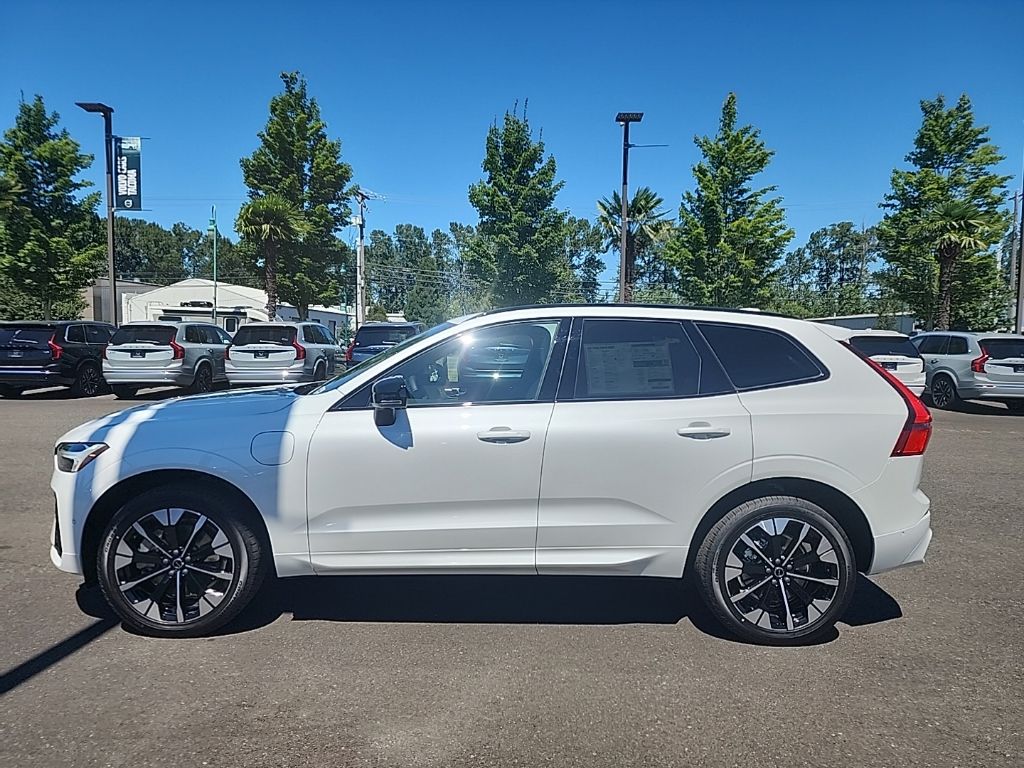 New 2026 Volvo XC60 plug-in hybrid T8 Plus SUV