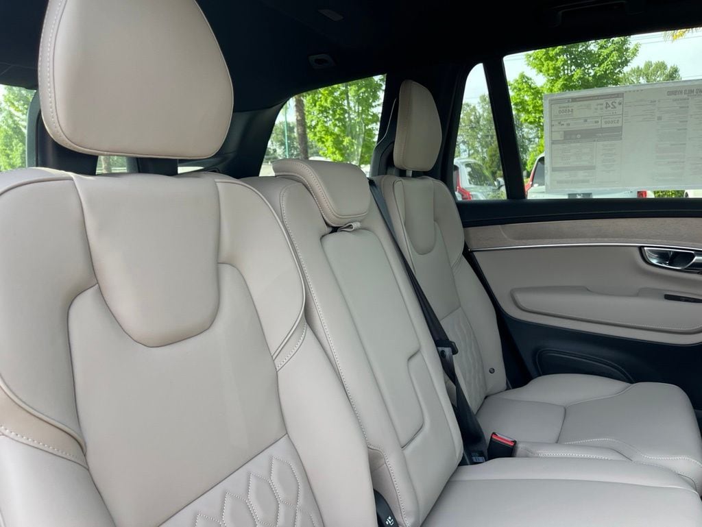 2026 Volvo XC90 Core - Photo 18