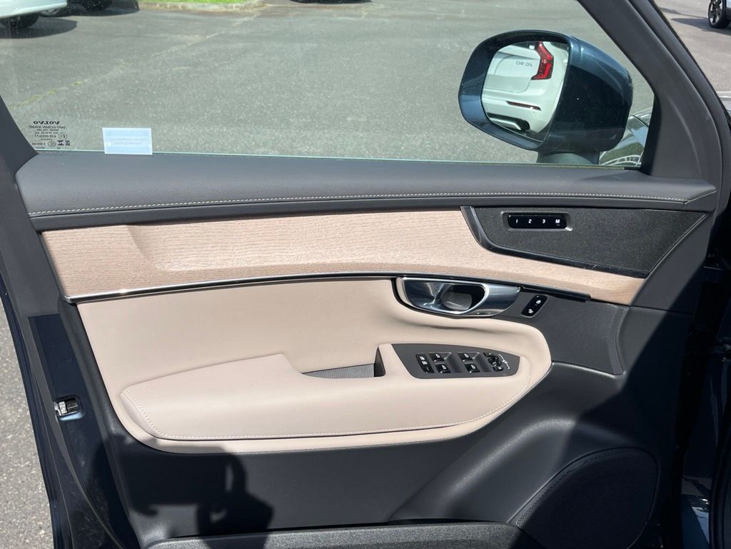 2026 Volvo XC90 Core - Photo 11