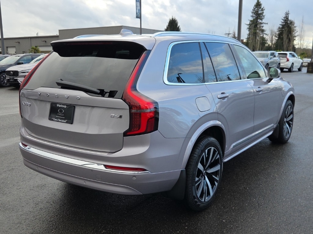 2026 Volvo XC90 Core - Photo 2