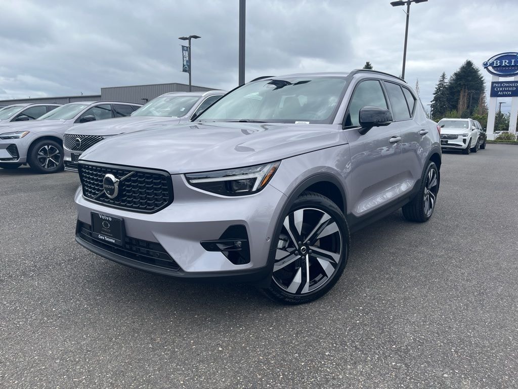 New 2026 Volvo XC40 B5 Ultra SUV