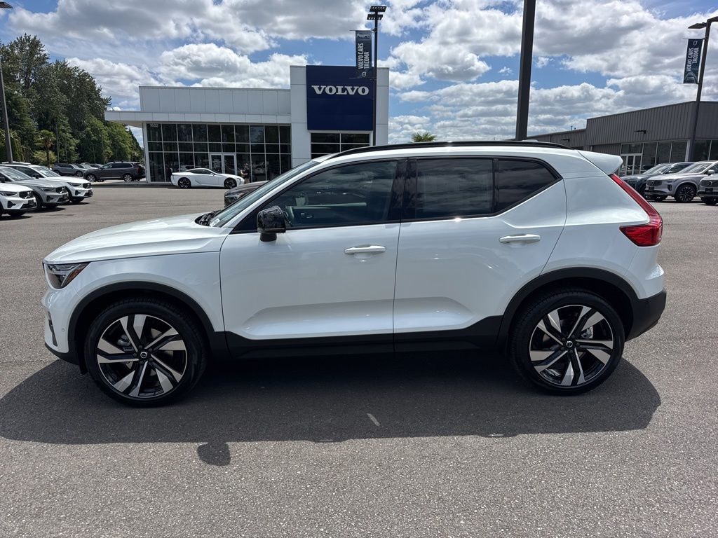 New 2026 Volvo XC40 B5 Plus SUV