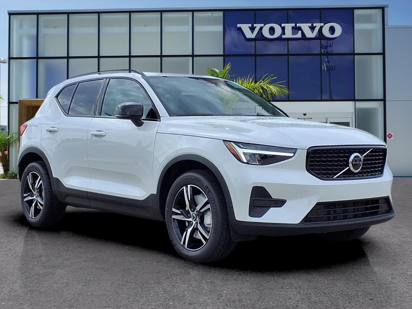 2026 Volvo XC40 Core